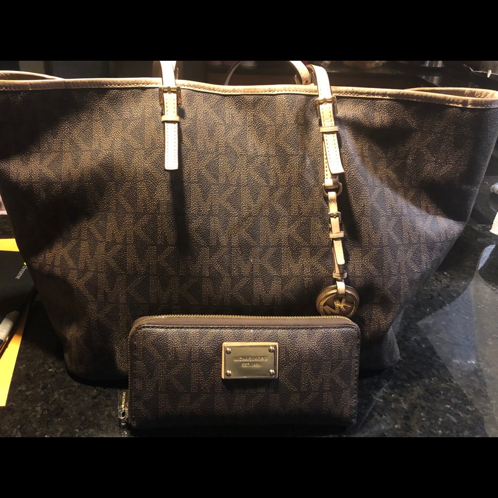 Authentic Michael Kors Large Tote Purse and Wallet